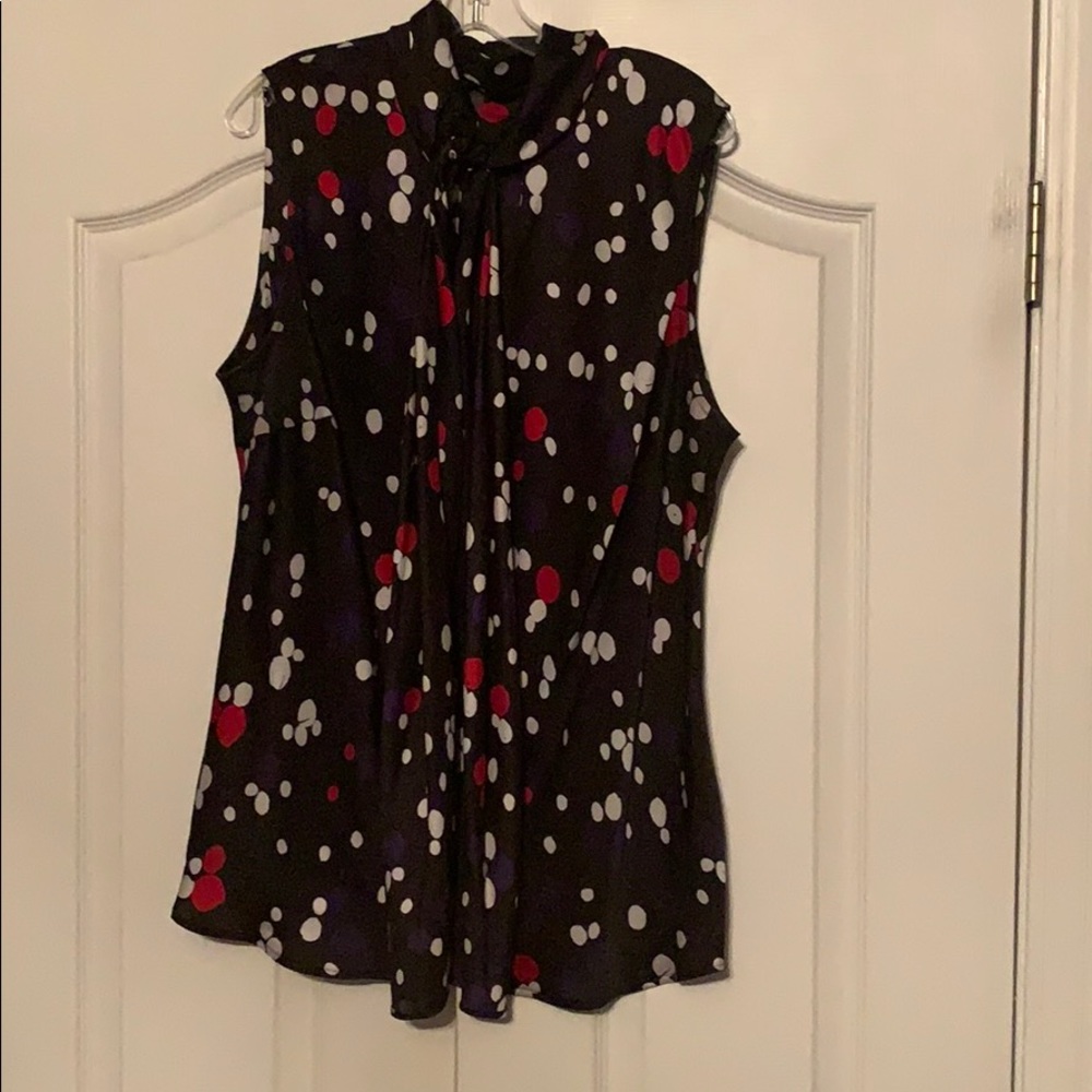 Perfect business top to go under a blazer